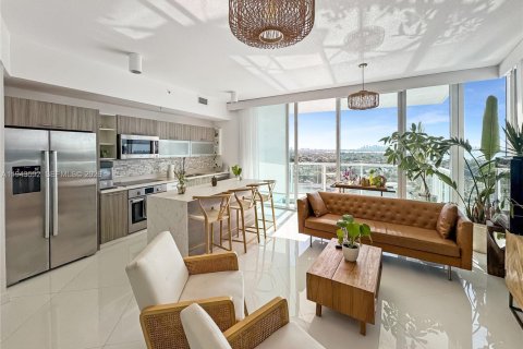 Condominio en Miami Beach, Florida, 3 dormitorios  № 2000713