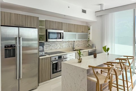 Condominio en venta en Miami Beach, Florida, 3 dormitorios, 121.14 m2 № 2000713 - foto 11