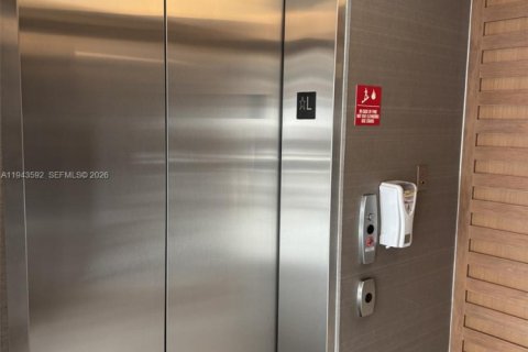 Condominio en venta en Miami Beach, Florida, 3 dormitorios, 121.14 m2 № 2000713 - foto 27