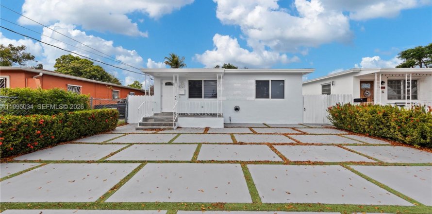 Casa en Miami, Florida 3 dormitorios, 72.46 m2 № 2062601