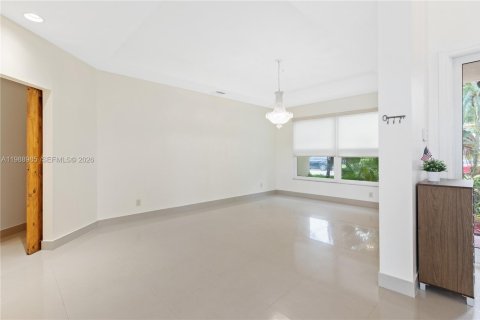 House in Plantation, Florida 5 bedrooms, 395.58 sq.m. № 2050973 - photo 8