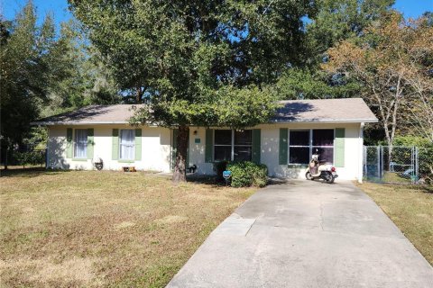 House in Orange City, Florida 4 bedrooms, 149.39 sq.m. № 1565885 - photo 1