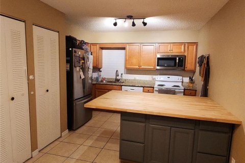 House in Orange City, Florida 4 bedrooms, 149.39 sq.m. № 1565885 - photo 5