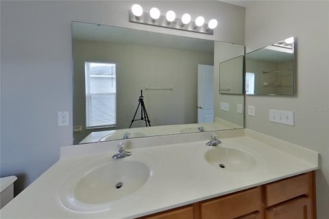 House in Winter Garden, Florida 4 bedrooms, 149.2 sq.m. № 2220093 - photo 7