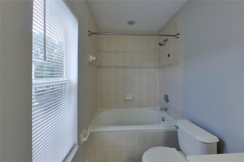 House in Winter Garden, Florida 4 bedrooms, 149.2 sq.m. № 2220093 - photo 8