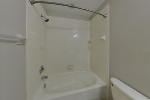 House in Winter Garden, Florida 4 bedrooms, 149.2 sq.m. № 2220093 - photo 14