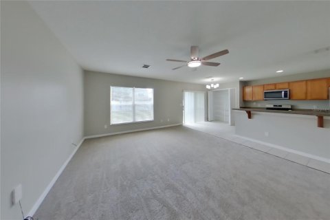 House in Winter Garden, Florida 4 bedrooms, 149.2 sq.m. № 2220093 - photo 2