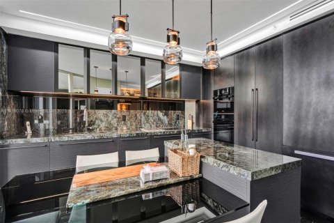 Condo in Sunny Isles Beach, Florida, 3 bedrooms № 1974295 - photo 21