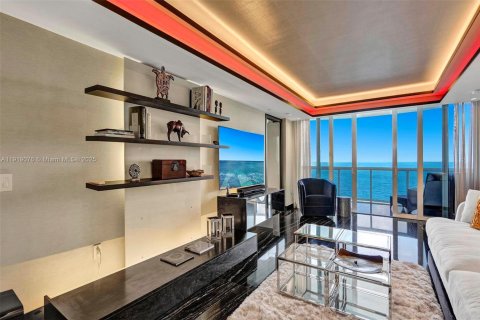 Condo in Sunny Isles Beach, Florida, 3 bedrooms № 1974295 - photo 27