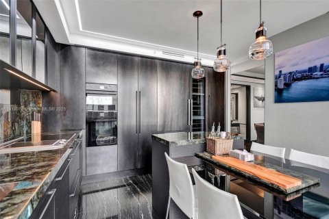 Condo in Sunny Isles Beach, Florida, 3 bedrooms № 1974295 - photo 19