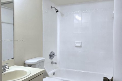 Adosado en alquiler en Sweetwater, Florida, 3 dormitorios, 139.35 m2 № 1951442 - foto 14