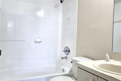 Adosado en alquiler en Sweetwater, Florida, 3 dormitorios, 139.35 m2 № 1951442 - foto 17