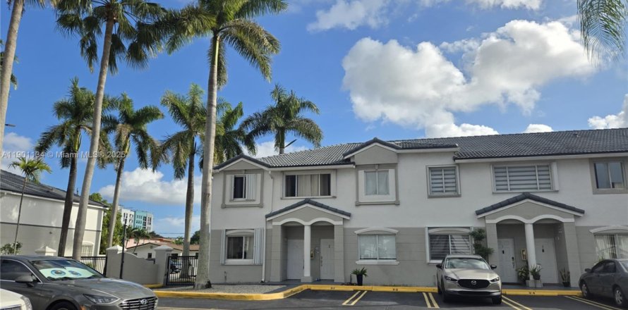 Adosado en Sweetwater, Florida 3 dormitorios, 139.35 m2 № 1951442