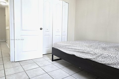 Adosado en alquiler en Sweetwater, Florida, 3 dormitorios, 139.35 m2 № 1951442 - foto 13