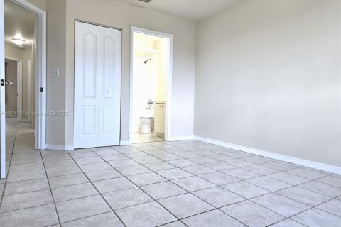 Adosado en alquiler en Sweetwater, Florida, 3 dormitorios, 139.35 m2 № 1951442 - foto 16