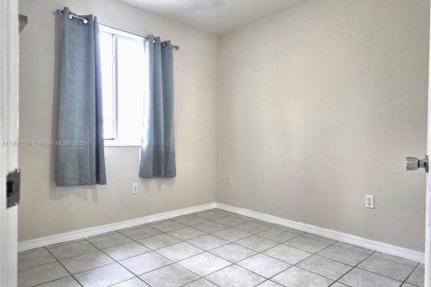 Adosado en alquiler en Sweetwater, Florida, 3 dormitorios, 139.35 m2 № 1951442 - foto 10