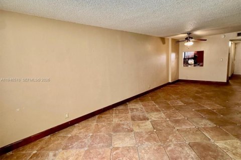 Снять в аренду кондоминиум в Норт-Майами-Бич, Флорида 1 спальня, 73.58м2, № 2003460 - фото 7