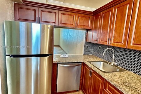 Снять в аренду кондоминиум в Норт-Майами-Бич, Флорида 1 спальня, 73.58м2, № 2003460 - фото 4