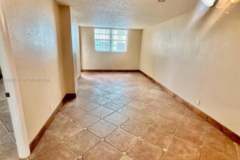 Снять в аренду кондоминиум в Норт-Майами-Бич, Флорида 1 спальня, 73.58м2, № 2003460 - фото 8