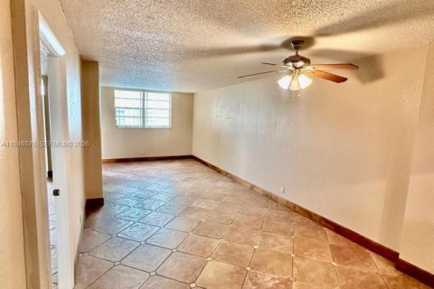 Снять в аренду кондоминиум в Норт-Майами-Бич, Флорида 1 спальня, 73.58м2, № 2003460 - фото 6