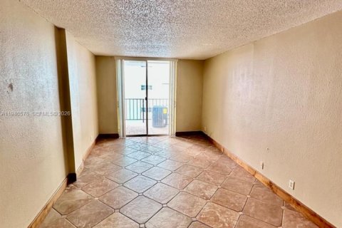 Снять в аренду кондоминиум в Норт-Майами-Бич, Флорида 1 спальня, 73.58м2, № 2003460 - фото 11