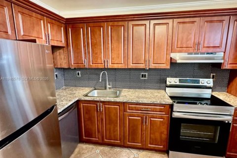 Снять в аренду кондоминиум в Норт-Майами-Бич, Флорида 1 спальня, 73.58м2, № 2003460 - фото 3