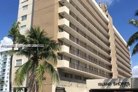 Снять в аренду кондоминиум в Норт-Майами-Бич, Флорида 1 спальня, 73.58м2, № 2003460 - фото 22