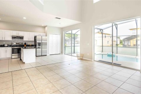Casa en venta en Kissimmee, Florida, 8 dormitorios, 263.29 m2 № 1826960 - foto 8