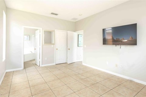 Casa en venta en Kissimmee, Florida, 8 dormitorios, 263.29 m2 № 1826960 - foto 11