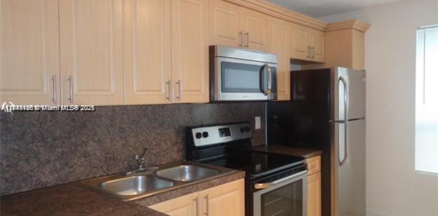 Condo in Miramar, Florida, 2 bedrooms  № 1836463