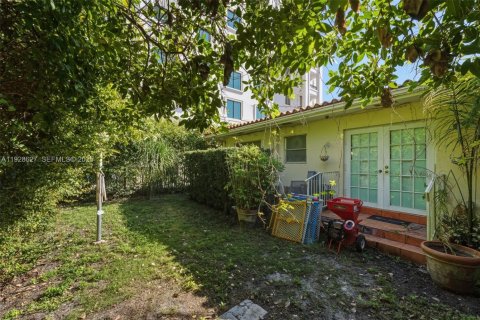 Casa en venta en Coral Gables, Florida, 2 dormitorios, 114.08 m2 № 1987080 - foto 9