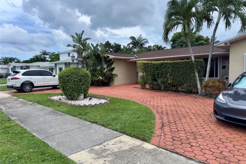 Купить виллу или дом в Майами, Флорида 4 спальни, 199.55м2, № 1980213 - фото 2