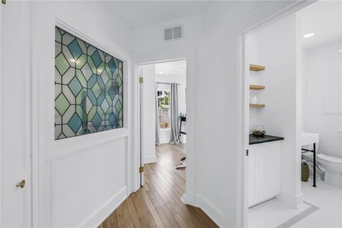 House in Saint Petersburg, Florida 3 bedrooms, 122.26 sq.m. № 1789967 - photo 8