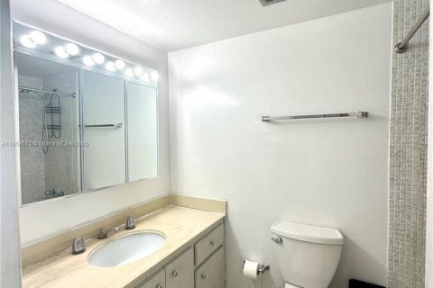 Condominio en venta en Hallandale Beach, Florida, 50.63 m2 № 1886533 - foto 24