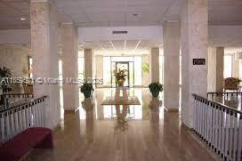 Condominio en venta en Hallandale Beach, Florida, 50.63 m2 № 1886533 - foto 27