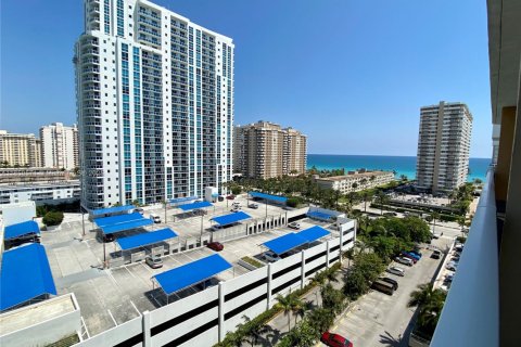 Condominio en venta en Hallandale Beach, Florida, 50.63 m2 № 1886533 - foto 5