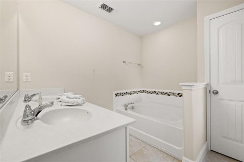 Villa ou maison à louer à Davenport, Floride: 5 chambres, 252.97 m2 № 2323021 - photo 25