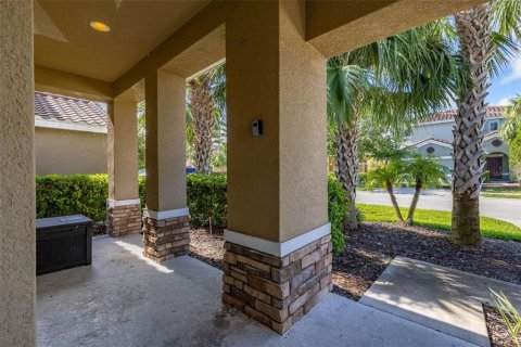 Villa ou maison à louer à Davenport, Floride: 5 chambres, 252.97 m2 № 2323021 - photo 2