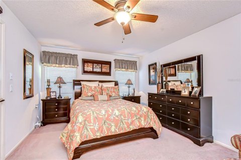 House in New Port Richey, Florida 2 bedrooms, 128.21 sq.m. № 2137828 - photo 27