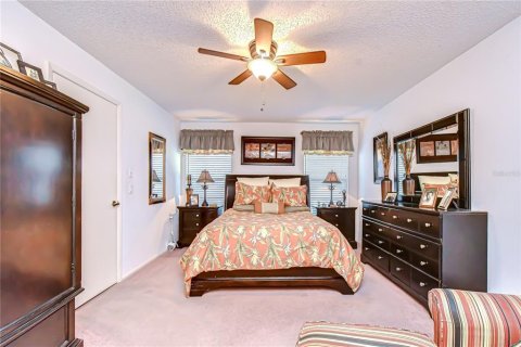 House in New Port Richey, Florida 2 bedrooms, 128.21 sq.m. № 2137828 - photo 28