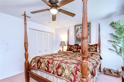 House in New Port Richey, Florida 2 bedrooms, 128.21 sq.m. № 2137828 - photo 10