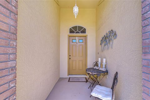 House in New Port Richey, Florida 2 bedrooms, 128.21 sq.m. № 2137828 - photo 5