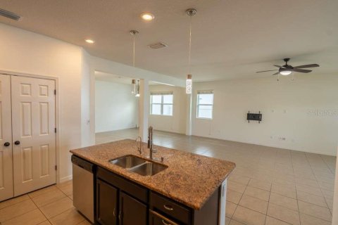 House in Tampa, Florida 4 bedrooms, 216.65 sq.m. № 2098074 - photo 9