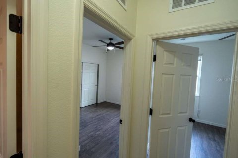 House in Tampa, Florida 4 bedrooms, 216.65 sq.m. № 2098074 - photo 23