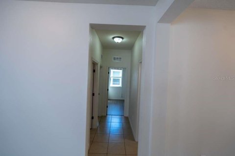 House in Tampa, Florida 4 bedrooms, 216.65 sq.m. № 2098074 - photo 30