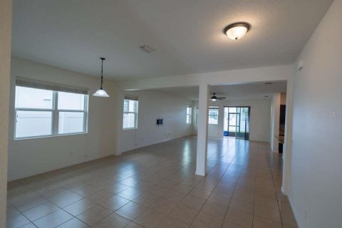 House in Tampa, Florida 4 bedrooms, 216.65 sq.m. № 2098074 - photo 3