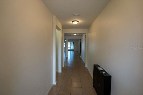 House in Tampa, Florida 4 bedrooms, 216.65 sq.m. № 2098074 - photo 27
