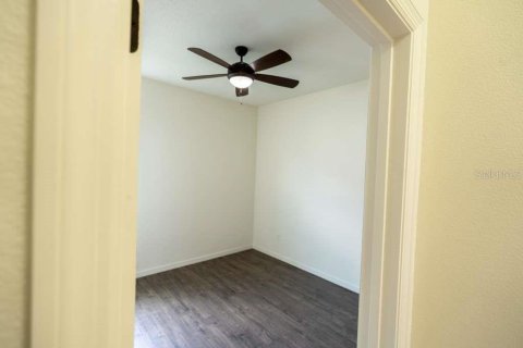 House in Tampa, Florida 4 bedrooms, 216.65 sq.m. № 2098074 - photo 22