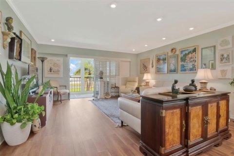 Copropriété à vendre à Seminole, Floride: 2 chambres, 118.91 m2 № 2375705 - photo 2