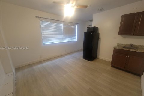 Propiedad comercial en alquiler en Hollywood, Florida, 149.67 m2 № 2085766 - foto 7